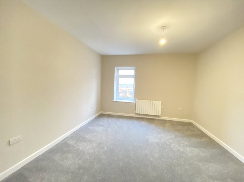 Images for Yeadon, Leeds, West Yorkshire