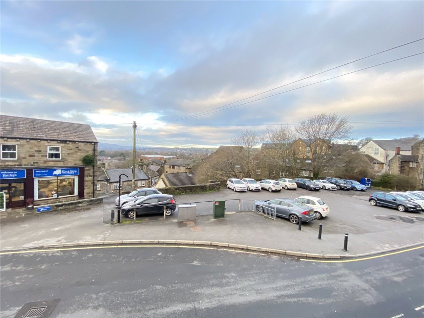 Images for Yeadon, Leeds, West Yorkshire