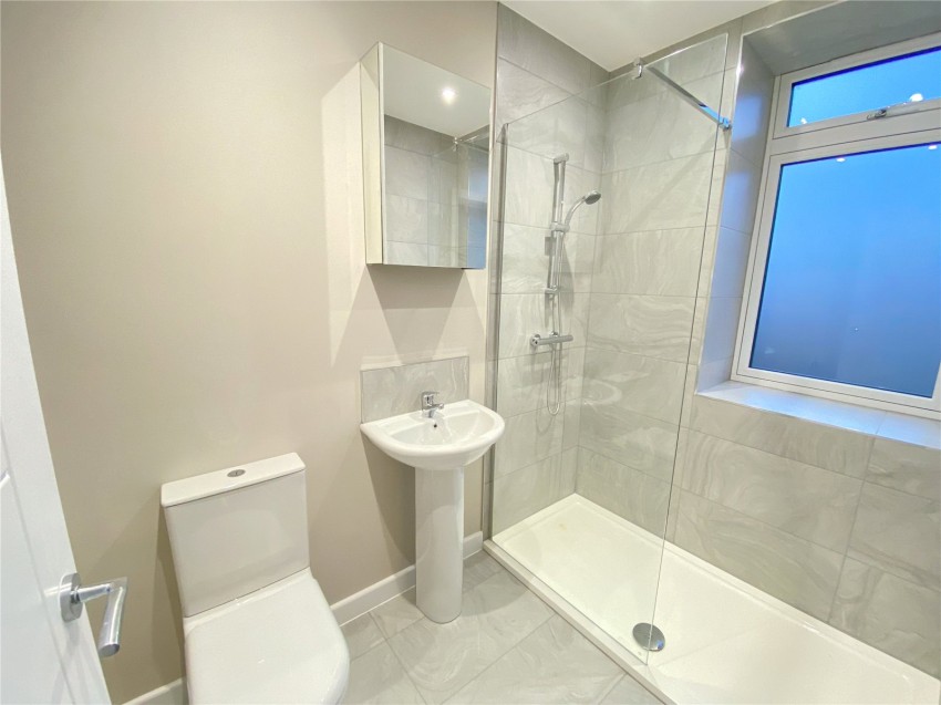 Images for Yeadon, Leeds, West Yorkshire