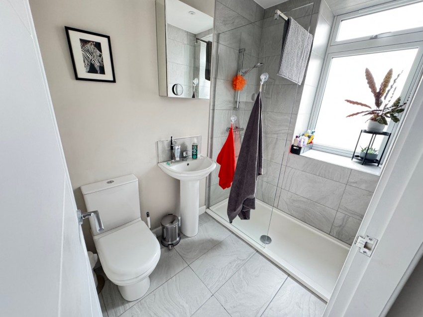 Images for Yeadon, Leeds, West Yorkshire