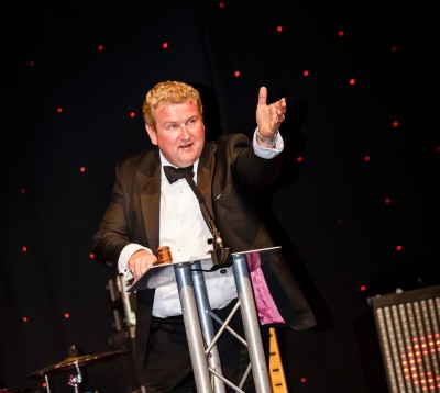 Richard brings the hammer down on £143,000 for Candlelighters