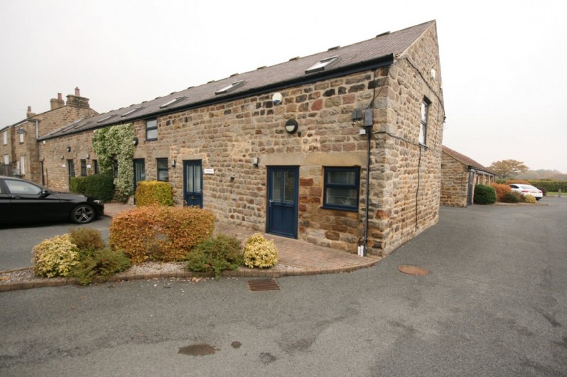 NEW - Rural offices with parking close to Harrogate 